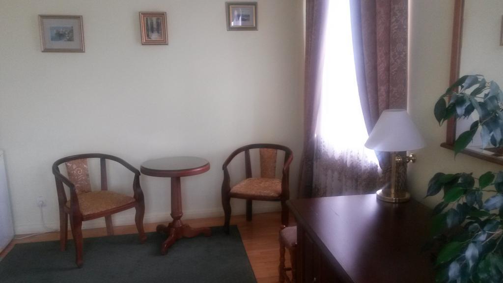 Marlen Hotel Rivne Exterior photo